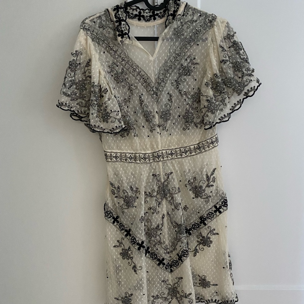 Zara lace dress - Picture 7 of 8